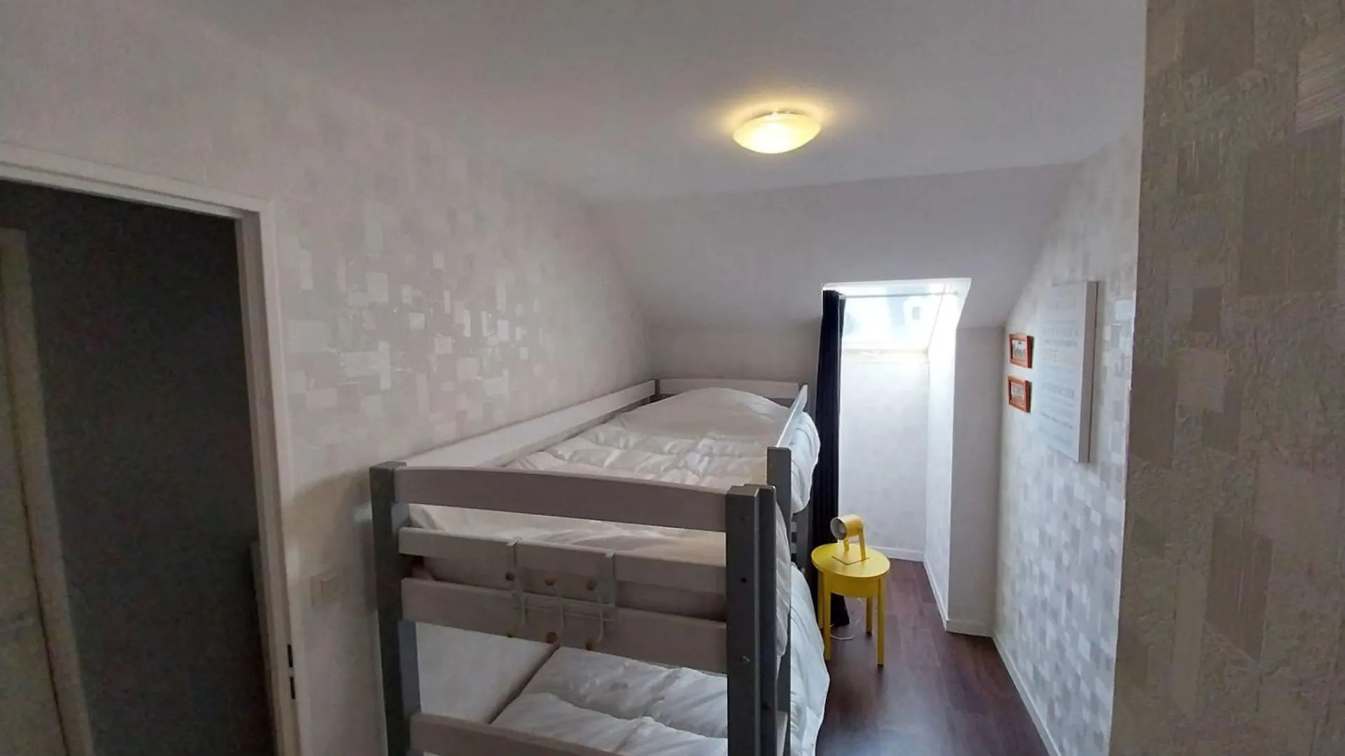 Spacious Apartment With Balcony Vannes